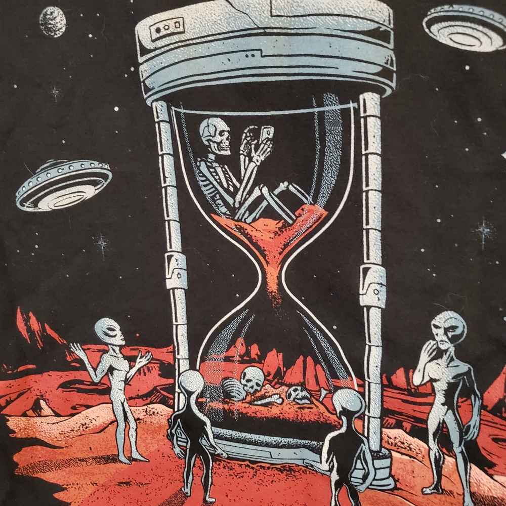 Alien Grapic T Shirt Cove Medium Hourglass Technology